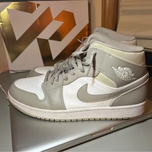 Nike air jordan 1 mid college grey size 13